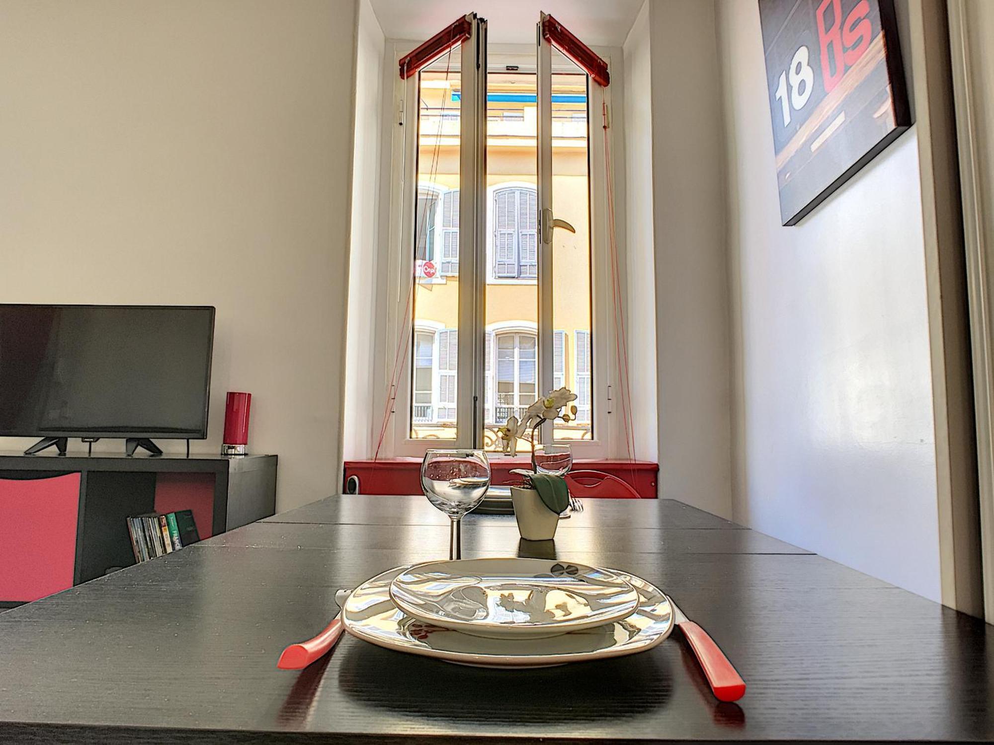 Nestor&Jeeves - Red Touch - Central - Close Sea Nice Luaran gambar